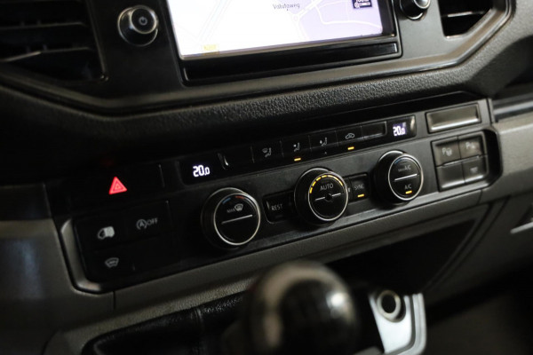 Volkswagen Crafter HIGHLINE L3/H3 140PK NAP AIRCO TREKHAAK NAVI CARPLAY CAMERA TOPBUS LEASE v/a €99.pm INRUILMOG