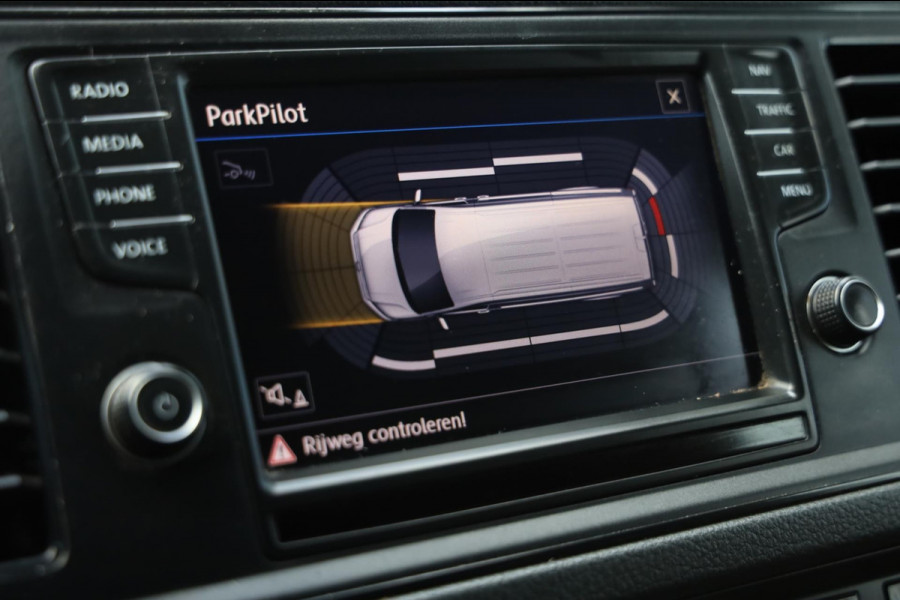 Volkswagen Crafter HIGHLINE L3/H3 140PK NAP AIRCO TREKHAAK NAVI CARPLAY CAMERA TOPBUS LEASE v/a €99.pm INRUILMOG