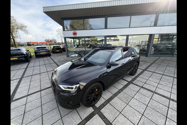 Audi e-tron 55 quattro S edition 95 kWh | Panorama | Trekhaak | 21 Inch |