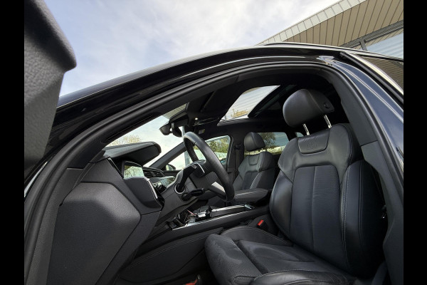 Audi e-tron 55 quattro S edition 95 kWh | Panorama | Trekhaak | 21 Inch |