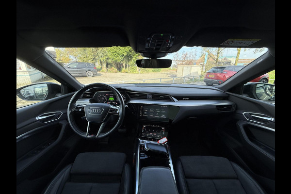 Audi e-tron 55 quattro S edition 95 kWh | Panorama | Trekhaak | 21 Inch |