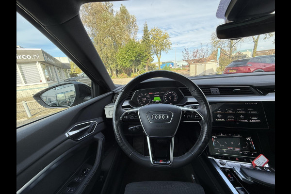 Audi e-tron 55 quattro S edition 95 kWh | Panorama | Trekhaak | 21 Inch |