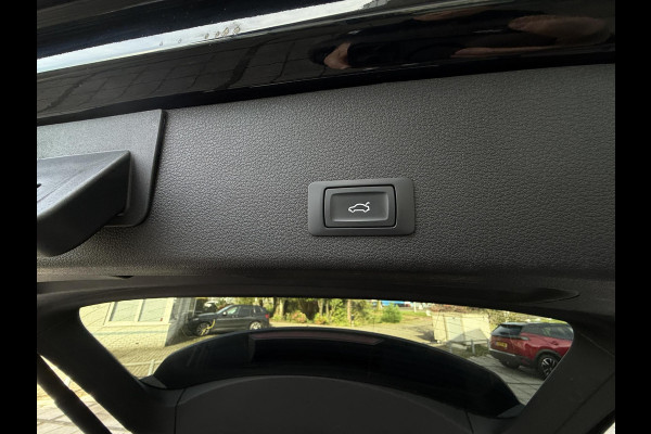 Audi e-tron 55 quattro S edition 95 kWh | Panorama | Trekhaak | 21 Inch |