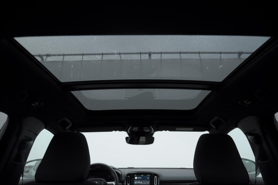 Volvo EX40 252PK Automaat Extended Range Ultra Panoramadak / 360 Camera / Apple carplay / Android auto / Elektrisch bedienbare voorstoelen / Pilot assist / Adaptive cruise control / Harman kardon audio / All season banden / Stoelverwarming voor / Warmtepomp Volvo EX40 252PK Automaat Extended Range Ultra Panoramadak / 360 Camera / Apple carplay / Android auto / Elektrisch bedienbare voorstoelen / Pilot assist / Adaptive cruise control / Harman kardon audio / All season banden / Stoelverwarming voor / Warmtepomp