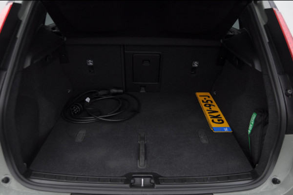 Volvo EX40 252PK Automaat Extended Range Ultra Panoramadak / 360 Camera / Apple carplay / Android auto / Elektrisch bedienbare voorstoelen / Pilot assist / Adaptive cruise control / Harman kardon audio / All season banden / Stoelverwarming voor / Warmtepomp Volvo EX40 252PK Automaat Extended Range Ultra Panoramadak / 360 Camera / Apple carplay / Android auto / Elektrisch bedienbare voorstoelen / Pilot assist / Adaptive cruise control / Harman kardon audio / All season banden / Stoelverwarming voor / Warmtepomp
