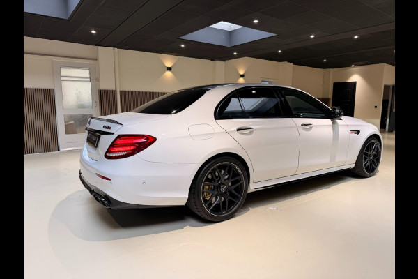 Mercedes-Benz E-Klasse AMG E63 S 4MATIC PANO|SCHAALSTOELEN|MEMORY|BURMESTER|STOELVERWARMING Mercedes-Benz E-Klasse AMG E63 S 4MATIC PANO|SCHAALSTOELEN|MEMORY|BURMESTER|STOELVERWARMING