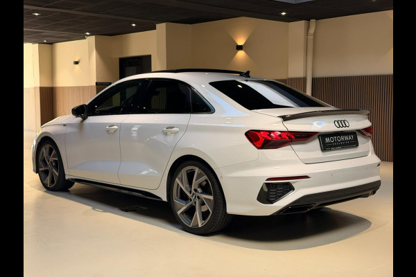 Audi A3 Limousine 35 TFSI 3x S-LINE |PANO|B&O|VIRTUAL|HUD|ACC|STOELVERWARMING Audi A3 Limousine 35 TFSI 3x S-LINE |PANO|B&O|VIRTUAL|HUD|ACC|STOELVERWARMING