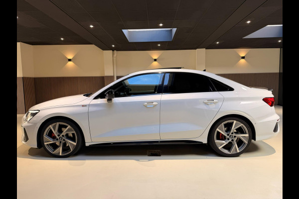 Audi A3 Limousine 35 TFSI 3x S-LINE |PANO|B&O|VIRTUAL|HUD|ACC|STOELVERWARMING Audi A3 Limousine 35 TFSI 3x S-LINE |PANO|B&O|VIRTUAL|HUD|ACC|STOELVERWARMING