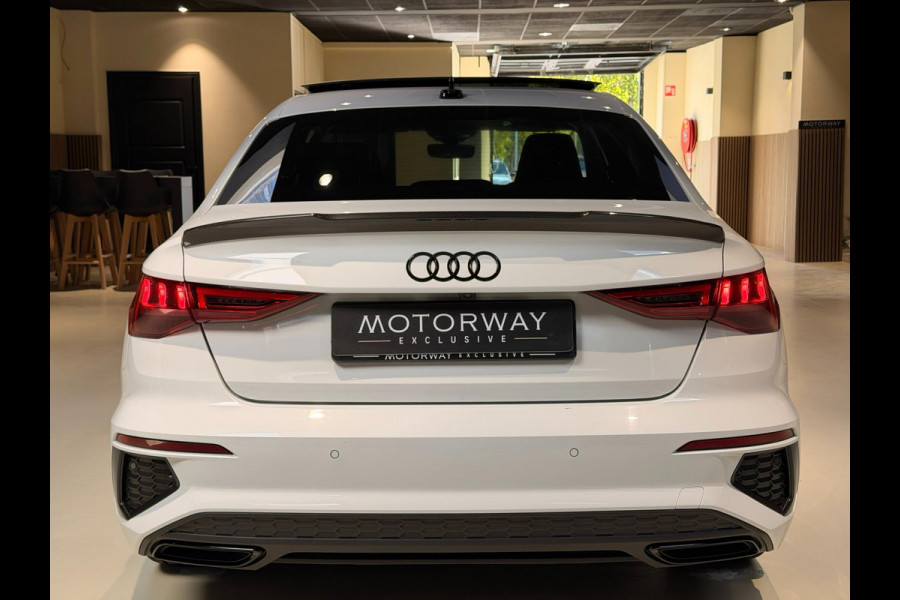 Audi A3 Limousine 35 TFSI 3x S-LINE |PANO|B&O|VIRTUAL|HUD|ACC|STOELVERWARMING Audi A3 Limousine 35 TFSI 3x S-LINE |PANO|B&O|VIRTUAL|HUD|ACC|STOELVERWARMING