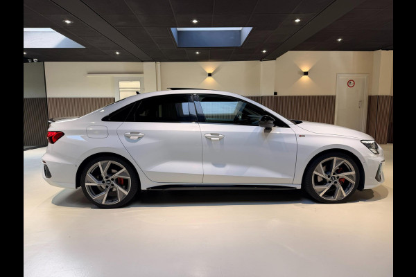 Audi A3 Limousine 35 TFSI 3x S-LINE |PANO|B&O|VIRTUAL|HUD|ACC|STOELVERWARMING Audi A3 Limousine 35 TFSI 3x S-LINE |PANO|B&O|VIRTUAL|HUD|ACC|STOELVERWARMING