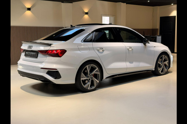 Audi A3 Limousine 35 TFSI 3x S-LINE |PANO|B&O|VIRTUAL|HUD|ACC|STOELVERWARMING Audi A3 Limousine 35 TFSI 3x S-LINE |PANO|B&O|VIRTUAL|HUD|ACC|STOELVERWARMING