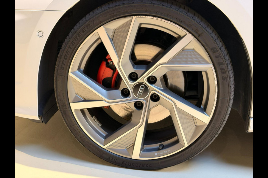 Audi A3 Limousine 35 TFSI 3x S-LINE |PANO|B&O|VIRTUAL|HUD|ACC|STOELVERWARMING Audi A3 Limousine 35 TFSI 3x S-LINE |PANO|B&O|VIRTUAL|HUD|ACC|STOELVERWARMING