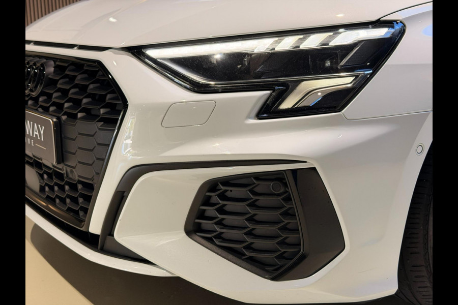 Audi A3 Limousine 35 TFSI 3x S-LINE |PANO|B&O|VIRTUAL|HUD|ACC|STOELVERWARMING Audi A3 Limousine 35 TFSI 3x S-LINE |PANO|B&O|VIRTUAL|HUD|ACC|STOELVERWARMING