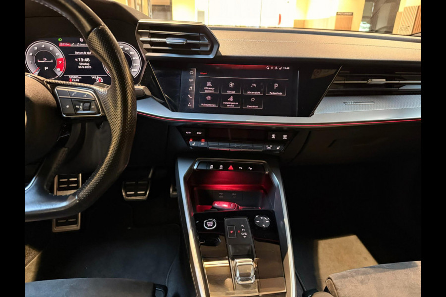 Audi A3 Limousine 35 TFSI 3x S-LINE |PANO|B&O|VIRTUAL|HUD|ACC|STOELVERWARMING Audi A3 Limousine 35 TFSI 3x S-LINE |PANO|B&O|VIRTUAL|HUD|ACC|STOELVERWARMING