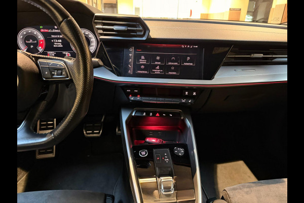Audi A3 Limousine 35 TFSI 3x S-LINE |PANO|B&O|VIRTUAL|HUD|ACC|STOELVERWARMING Audi A3 Limousine 35 TFSI 3x S-LINE |PANO|B&O|VIRTUAL|HUD|ACC|STOELVERWARMING