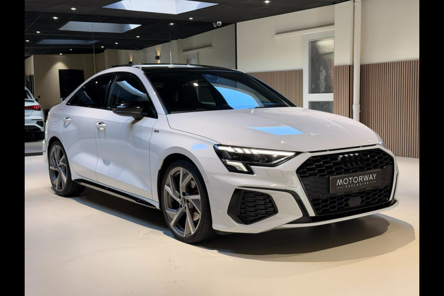 Audi A3 Limousine 35 TFSI 3x S-LINE |PANO|B&O|VIRTUAL|HUD|ACC|STOELVERWARMING Audi A3 Limousine 35 TFSI 3x S-LINE |PANO|B&O|VIRTUAL|HUD|ACC|STOELVERWARMING