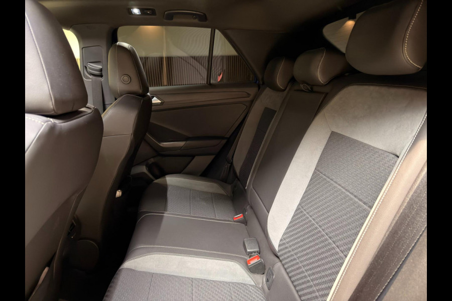 Volkswagen T-Roc 2.0 TSI 4Motion R 300PK|PANO|CAMERA|BTW AUTO|LINE-ASSIST|ACC