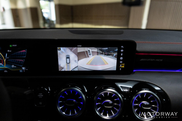 Mercedes-Benz CLA-Klasse Shooting Brake AMG 45 S 4MATIC+ Premium Plus |PANO|CAMERA|SFEER|BURMESTER|KUIPSTOELEN|MEMORY