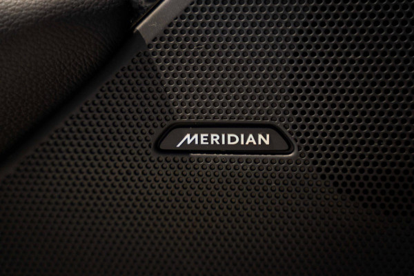 Land Rover Range Rover Velar 2.0 P400e R-Dynamic HSE|Black Pack|Matrix|Pano|360°Camera|ColdClimatePac|Meridian|Memory