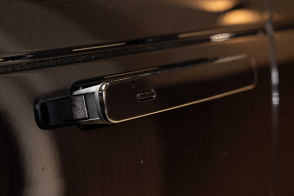 Land Rover Range Rover Velar 2.0 P400e R-Dynamic HSE|Black Pack|Matrix|Pano|360°Camera|ColdClimatePac|Meridian|Memory