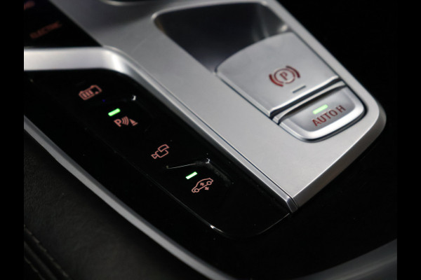 BMW 7 Serie 745e High Executive M Sport [SCHUIFKANTELDAK, HARMAN/KARDON, APPLE CARPLAY, ANDROID, ELEKTRISCH VERSTELBARE STOELEN V+A, STOELMASSAGE V+A, LUCHTVERING, 360 CAMERA, HEAD-UP, STUURVERWARMING, STOELVERKOELING, STOELVERWARM BMW 7 Serie 745e High Executive M Sport [SCHUIFKANTELDAK, HARMAN/KARDON, APPLE CARPLAY, ANDROID, ELEKTRISCH VERSTELBARE STOELEN V+A, STOELMASSAGE V+A, LUCHTVERING, 360 CAMERA, HEAD-UP, STUURVERWARMING, STOELVERKOELING, STOELVERWARM