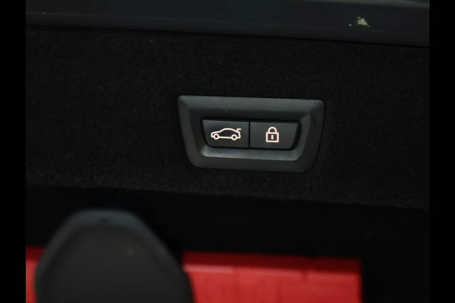 BMW 7 Serie 745e High Executive M Sport [SCHUIFKANTELDAK, HARMAN/KARDON, APPLE CARPLAY, ANDROID, ELEKTRISCH VERSTELBARE STOELEN V+A, STOELMASSAGE V+A, LUCHTVERING, 360 CAMERA, HEAD-UP, STUURVERWARMING, STOELVERKOELING, STOELVERWARM BMW 7 Serie 745e High Executive M Sport [SCHUIFKANTELDAK, HARMAN/KARDON, APPLE CARPLAY, ANDROID, ELEKTRISCH VERSTELBARE STOELEN V+A, STOELMASSAGE V+A, LUCHTVERING, 360 CAMERA, HEAD-UP, STUURVERWARMING, STOELVERKOELING, STOELVERWARM