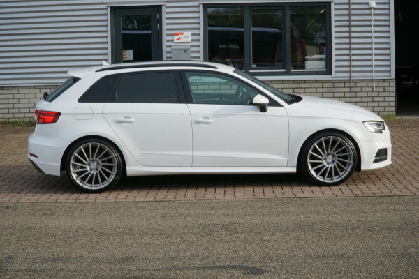 Audi A3 Sportback 1.5 TFSI CoD Sport S Line Edition Audi A3 Sportback 1.5 TFSI CoD Sport S Line Edition