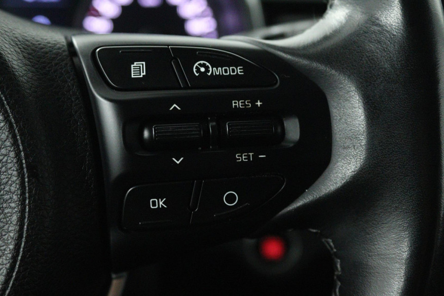 Kia Stonic 1.0 T-GDi DynamicLine (TREKHAAK, ACHTERUITRIJCAMERA, PARKEERSENSOREN, LANE-ASSIST, CRUISE CONTROL) Kia Stonic 1.0 T-GDi DynamicLine (TREKHAAK, ACHTERUITRIJCAMERA, PARKEERSENSOREN, LANE-ASSIST, CRUISE CONTROL)