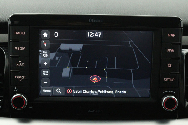 Kia Stonic 1.0 T-GDi DynamicLine (TREKHAAK, ACHTERUITRIJCAMERA, PARKEERSENSOREN, LANE-ASSIST, CRUISE CONTROL) Kia Stonic 1.0 T-GDi DynamicLine (TREKHAAK, ACHTERUITRIJCAMERA, PARKEERSENSOREN, LANE-ASSIST, CRUISE CONTROL)