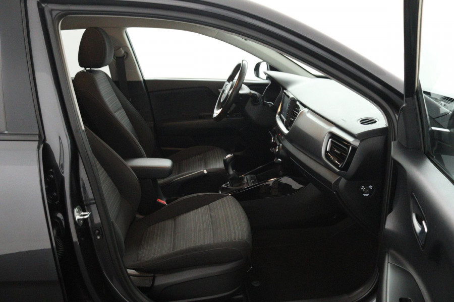 Kia Stonic 1.0 T-GDi DynamicLine (TREKHAAK, ACHTERUITRIJCAMERA, PARKEERSENSOREN, LANE-ASSIST, CRUISE CONTROL) Kia Stonic 1.0 T-GDi DynamicLine (TREKHAAK, ACHTERUITRIJCAMERA, PARKEERSENSOREN, LANE-ASSIST, CRUISE CONTROL)