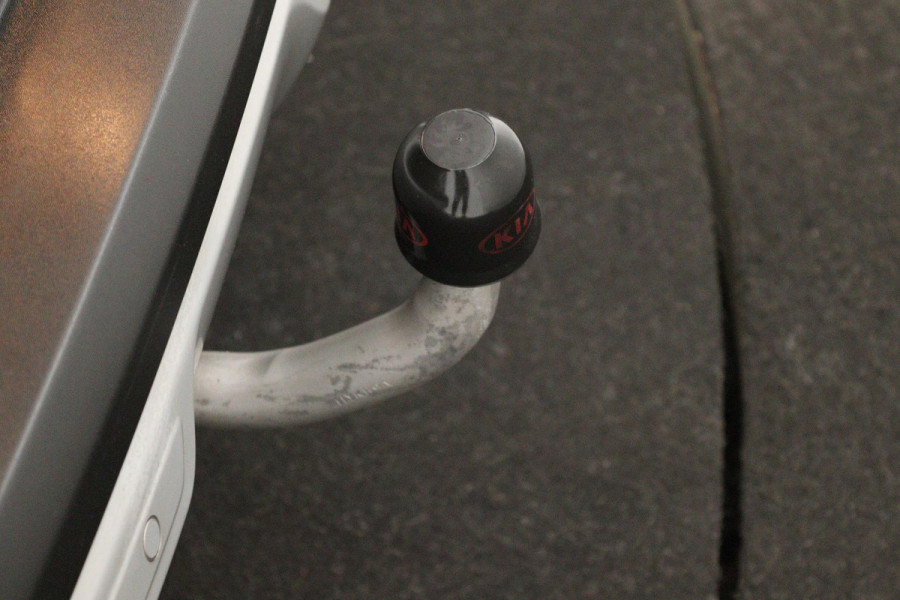 Kia Stonic 1.0 T-GDi DynamicLine (TREKHAAK, ACHTERUITRIJCAMERA, PARKEERSENSOREN, LANE-ASSIST, CRUISE CONTROL) Kia Stonic 1.0 T-GDi DynamicLine (TREKHAAK, ACHTERUITRIJCAMERA, PARKEERSENSOREN, LANE-ASSIST, CRUISE CONTROL)