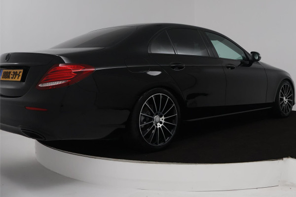 Mercedes-Benz E-Klasse 200 Business (SFEERVERLICHTING STOELVERWARMING, NAVIGATIE, CRUISE CONTROL, PARKEERSENSOREN) Mercedes-Benz E-Klasse 200 Business (SFEERVERLICHTING STOELVERWARMING, NAVIGATIE, CRUISE CONTROL, PARKEERSENSOREN)