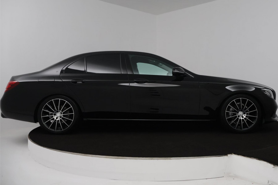 Mercedes-Benz E-Klasse 200 Business (SFEERVERLICHTING STOELVERWARMING, NAVIGATIE, CRUISE CONTROL, PARKEERSENSOREN) Mercedes-Benz E-Klasse 200 Business (SFEERVERLICHTING STOELVERWARMING, NAVIGATIE, CRUISE CONTROL, PARKEERSENSOREN)