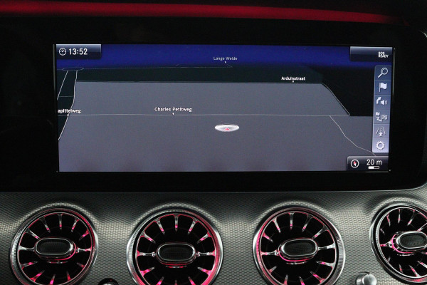 Mercedes-Benz E-Klasse 200 Business (SFEERVERLICHTING STOELVERWARMING, NAVIGATIE, CRUISE CONTROL, PARKEERSENSOREN) Mercedes-Benz E-Klasse 200 Business (SFEERVERLICHTING STOELVERWARMING, NAVIGATIE, CRUISE CONTROL, PARKEERSENSOREN)