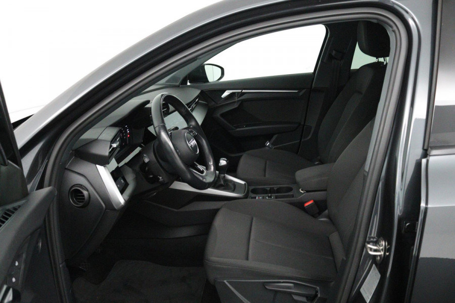 Audi A3 Sportback 30 TFSI Pro Line (DIGITALE COCKPIT, PARKEERSENSOREN, NAVIGATIE, LANE-ASSIST, NAVIGATIE) Audi A3 Sportback 30 TFSI Pro Line (DIGITALE COCKPIT, PARKEERSENSOREN, NAVIGATIE, LANE-ASSIST, NAVIGATIE)