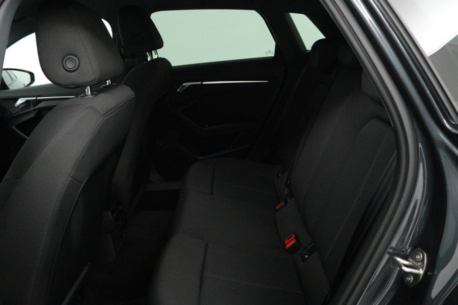 Audi A3 Sportback 30 TFSI Pro Line (DIGITALE COCKPIT, PARKEERSENSOREN, NAVIGATIE, LANE-ASSIST, NAVIGATIE) Audi A3 Sportback 30 TFSI Pro Line (DIGITALE COCKPIT, PARKEERSENSOREN, NAVIGATIE, LANE-ASSIST, NAVIGATIE)