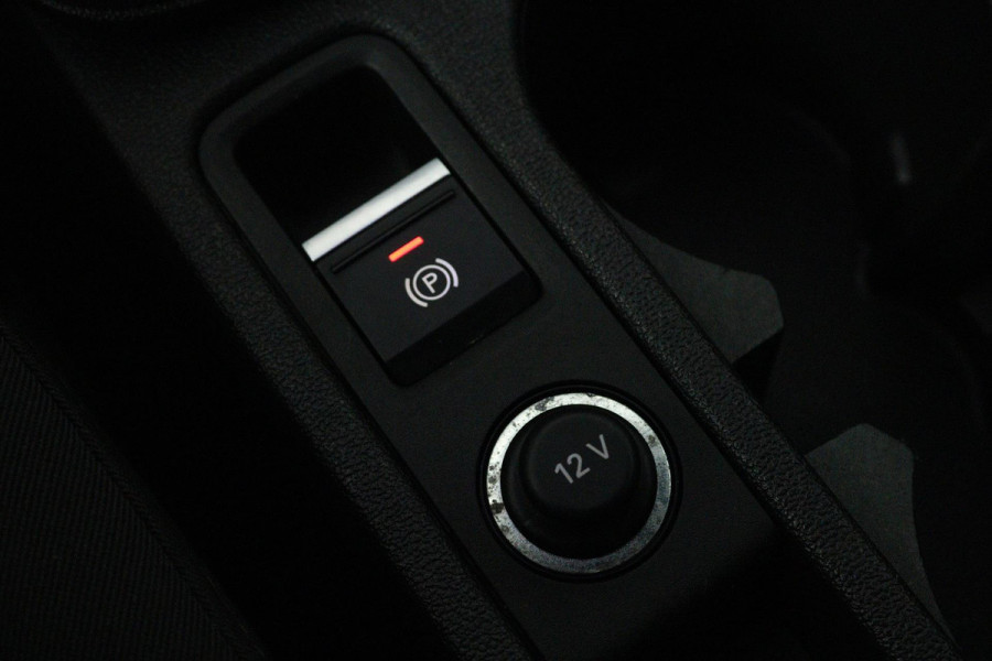 Audi A3 Sportback 30 TFSI Pro Line (DIGITALE COCKPIT, PARKEERSENSOREN, NAVIGATIE, LANE-ASSIST, NAVIGATIE) Audi A3 Sportback 30 TFSI Pro Line (DIGITALE COCKPIT, PARKEERSENSOREN, NAVIGATIE, LANE-ASSIST, NAVIGATIE)