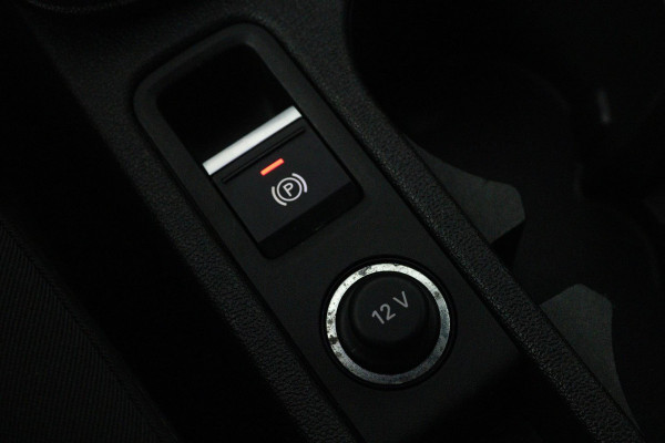 Audi A3 Sportback 30 TFSI Pro Line (DIGITALE COCKPIT, PARKEERSENSOREN, NAVIGATIE, LANE-ASSIST, NAVIGATIE) Audi A3 Sportback 30 TFSI Pro Line (DIGITALE COCKPIT, PARKEERSENSOREN, NAVIGATIE, LANE-ASSIST, NAVIGATIE)