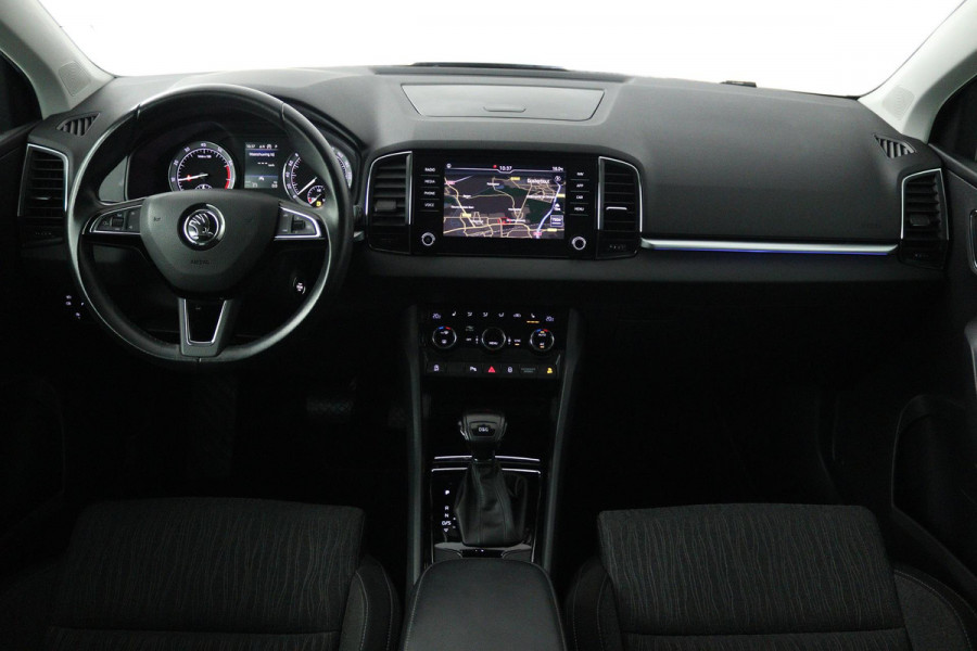 Škoda Karoq 1.5 TSI ACT Business Edition (TREKHAAK, STOELVERVARMING, ACHTERUITIJCAMERA, SFEERVERLICHTING, , NAVIGATIE, CAMERA)