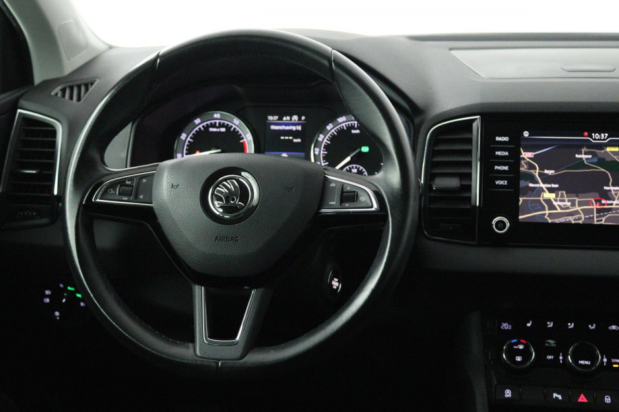 Škoda Karoq 1.5 TSI ACT Business Edition (TREKHAAK, STOELVERVARMING, ACHTERUITIJCAMERA, SFEERVERLICHTING, , NAVIGATIE, CAMERA)