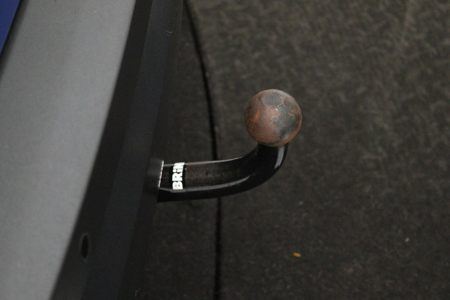 Škoda Karoq 1.5 TSI ACT Business Edition (TREKHAAK, STOELVERVARMING, ACHTERUITIJCAMERA, SFEERVERLICHTING, , NAVIGATIE, CAMERA)