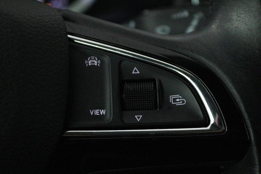 Škoda Karoq 1.5 TSI ACT Business Edition (TREKHAAK, STOELVERVARMING, ACHTERUITIJCAMERA, SFEERVERLICHTING, , NAVIGATIE, CAMERA)