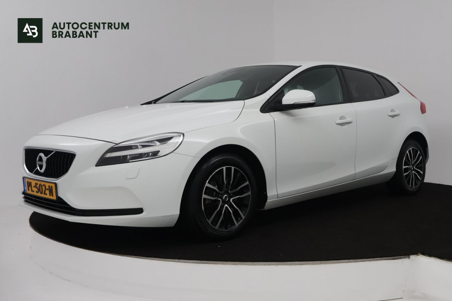 Volvo V40 1.5 T2 Nordic+ (TREKHAAK, AUTOMAAT, STOELVERWARMING, NAVIGATIE, CRUISE CONTROL, PARKEERSENSOREN)