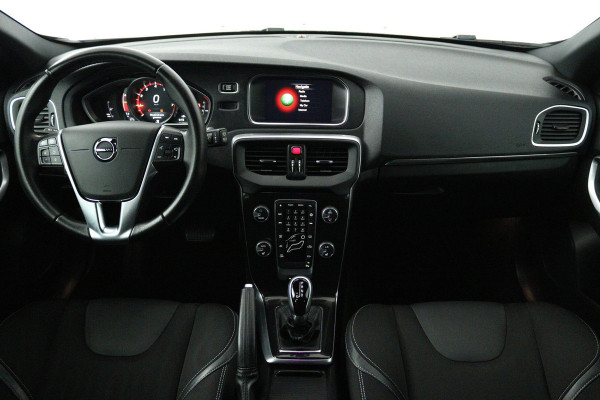 Volvo V40 1.5 T2 Nordic+ (TREKHAAK, AUTOMAAT, STOELVERWARMING, NAVIGATIE, CRUISE CONTROL, PARKEERSENSOREN)