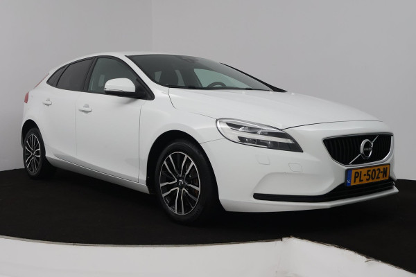 Volvo V40 1.5 T2 Nordic+ (TREKHAAK, AUTOMAAT, STOELVERWARMING, NAVIGATIE, CRUISE CONTROL, PARKEERSENSOREN)