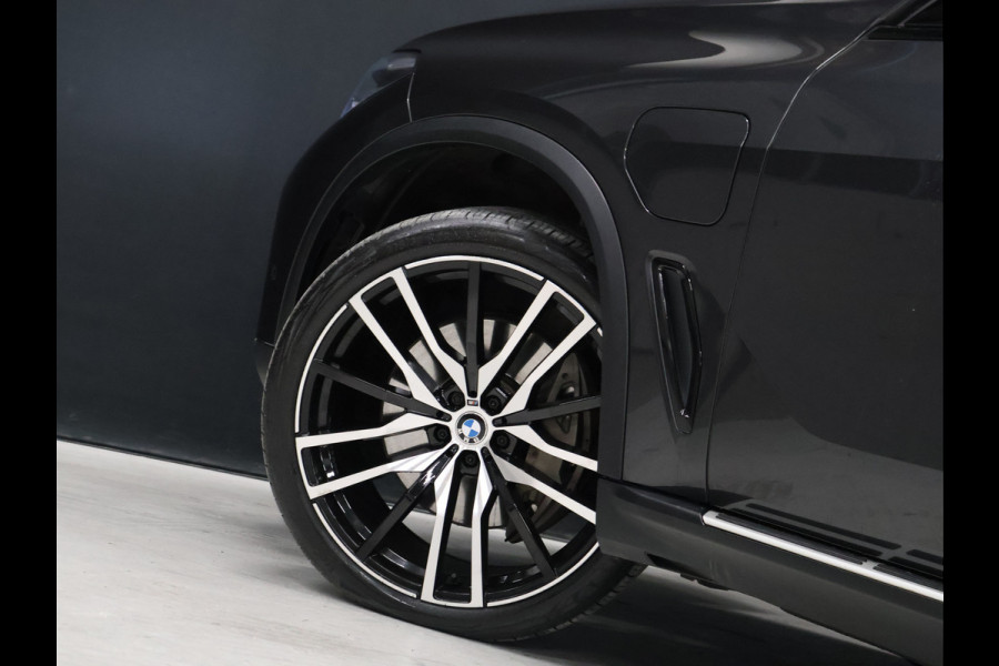 BMW X5 xDrive45e High Executive *WEEKAANBIEDINNG* [SCHUIFKANTELDAK, TREKHAAK INKLAPBAAR, MEMORY SEATS, HARMAN/KARDON, APPLE CARPLAY, ANDROID, 360 CAMERA, HEAD-UP, STUURVERWARMING, STOELVERWARMING, ADAPTIVE CRUISE, VOL LEDER