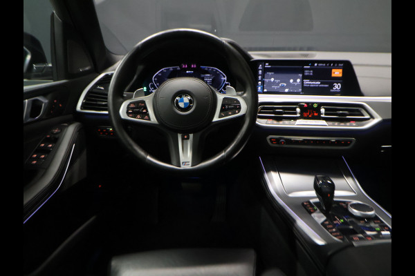 BMW X5 xDrive45e High Executive *WEEKAANBIEDINNG* [SCHUIFKANTELDAK, TREKHAAK INKLAPBAAR, MEMORY SEATS, HARMAN/KARDON, APPLE CARPLAY, ANDROID, 360 CAMERA, HEAD-UP, STUURVERWARMING, STOELVERWARMING, ADAPTIVE CRUISE, VOL LEDER