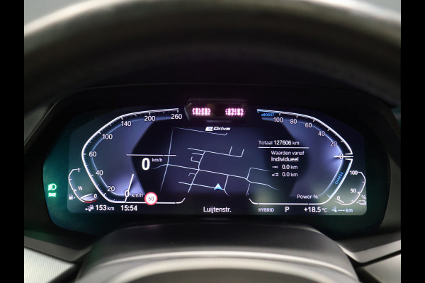 BMW X5 xDrive45e High Executive *WEEKAANBIEDINNG* [SCHUIFKANTELDAK, TREKHAAK INKLAPBAAR, MEMORY SEATS, HARMAN/KARDON, APPLE CARPLAY, ANDROID, 360 CAMERA, HEAD-UP, STUURVERWARMING, STOELVERWARMING, ADAPTIVE CRUISE, VOL LEDER