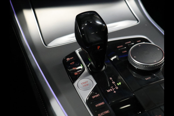 BMW X5 xDrive45e High Executive *WEEKAANBIEDINNG* [SCHUIFKANTELDAK, TREKHAAK INKLAPBAAR, MEMORY SEATS, HARMAN/KARDON, APPLE CARPLAY, ANDROID, 360 CAMERA, HEAD-UP, STUURVERWARMING, STOELVERWARMING, ADAPTIVE CRUISE, VOL LEDER