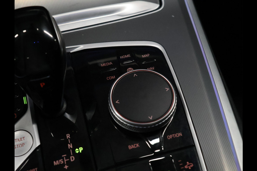 BMW X5 xDrive45e High Executive *WEEKAANBIEDINNG* [SCHUIFKANTELDAK, TREKHAAK INKLAPBAAR, MEMORY SEATS, HARMAN/KARDON, APPLE CARPLAY, ANDROID, 360 CAMERA, HEAD-UP, STUURVERWARMING, STOELVERWARMING, ADAPTIVE CRUISE, VOL LEDER